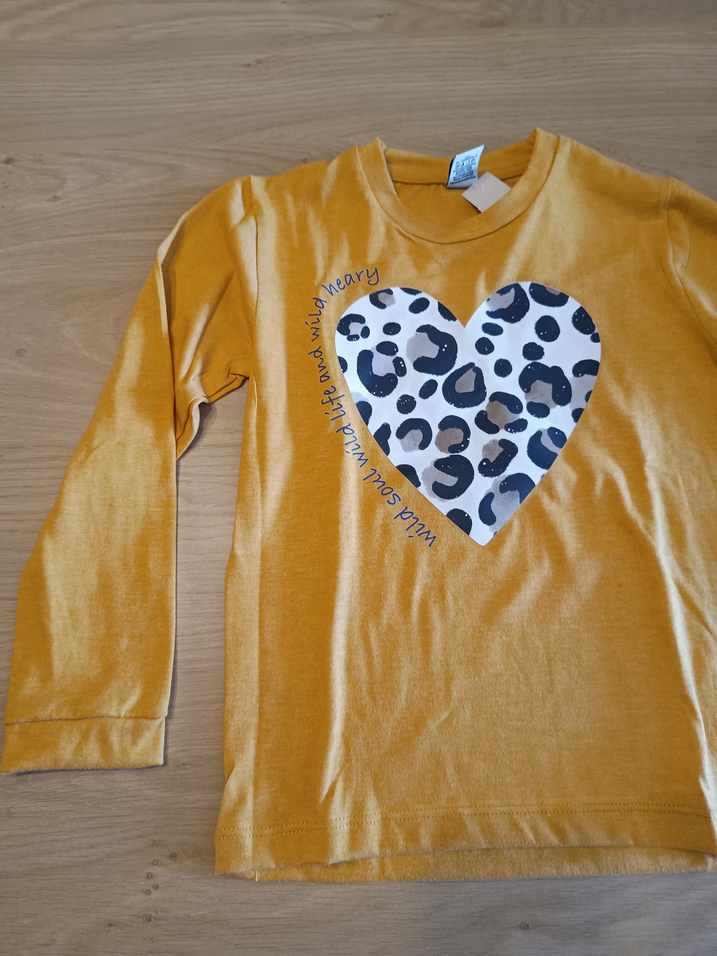 Tshirt brown heart girl