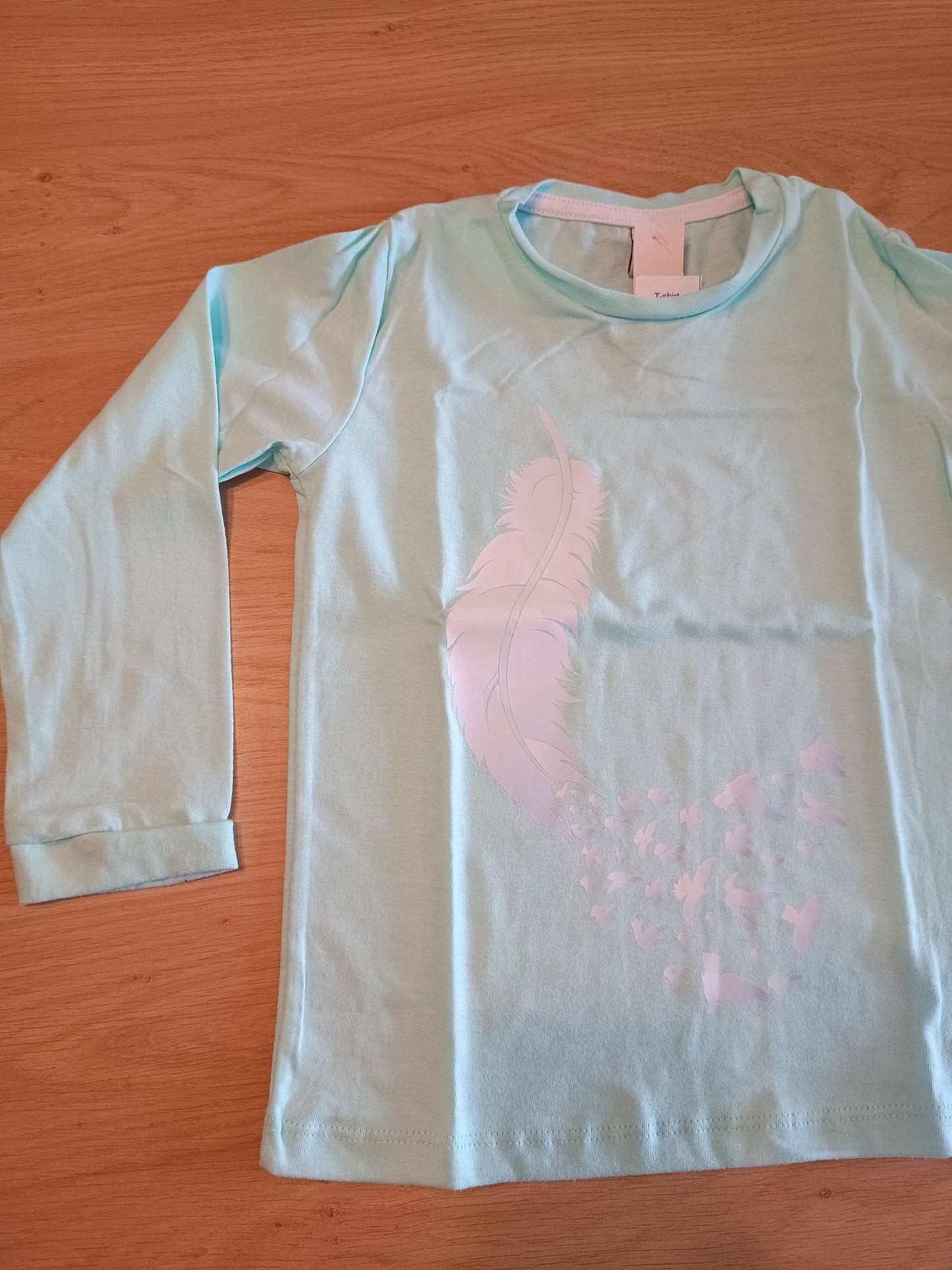 Tshirt green feather girl