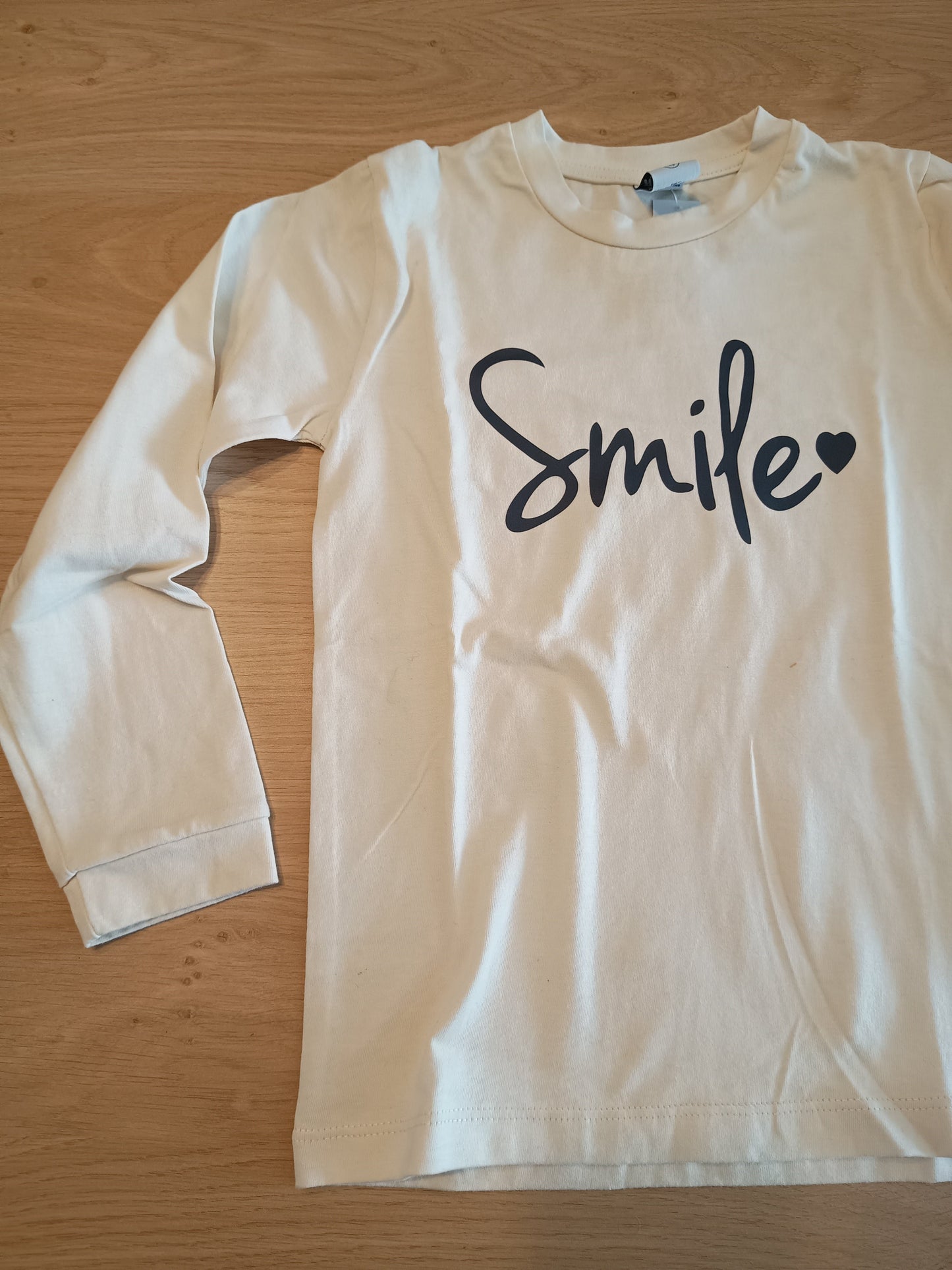 tshirt nude smile girl