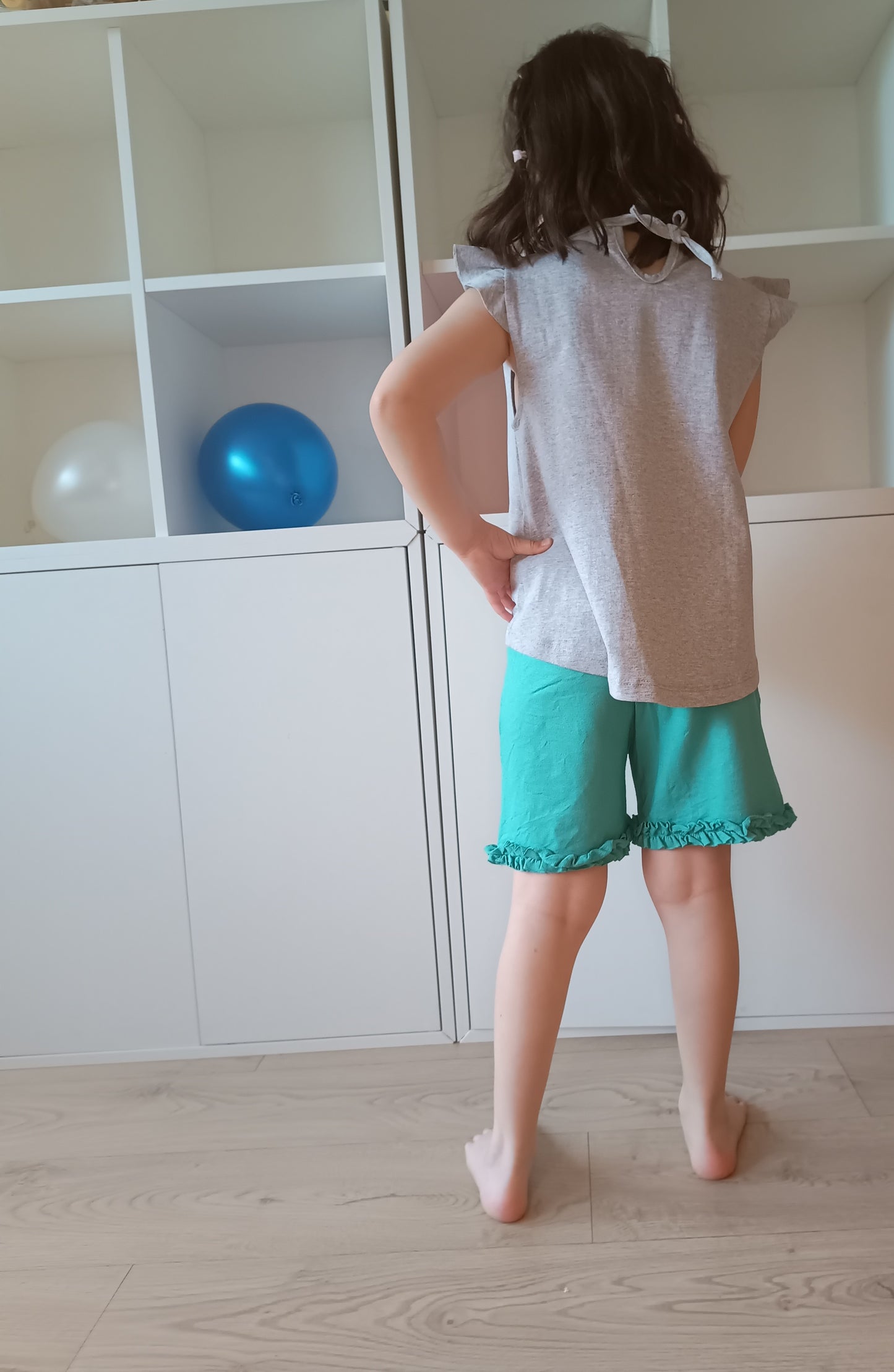 Short with ruffles