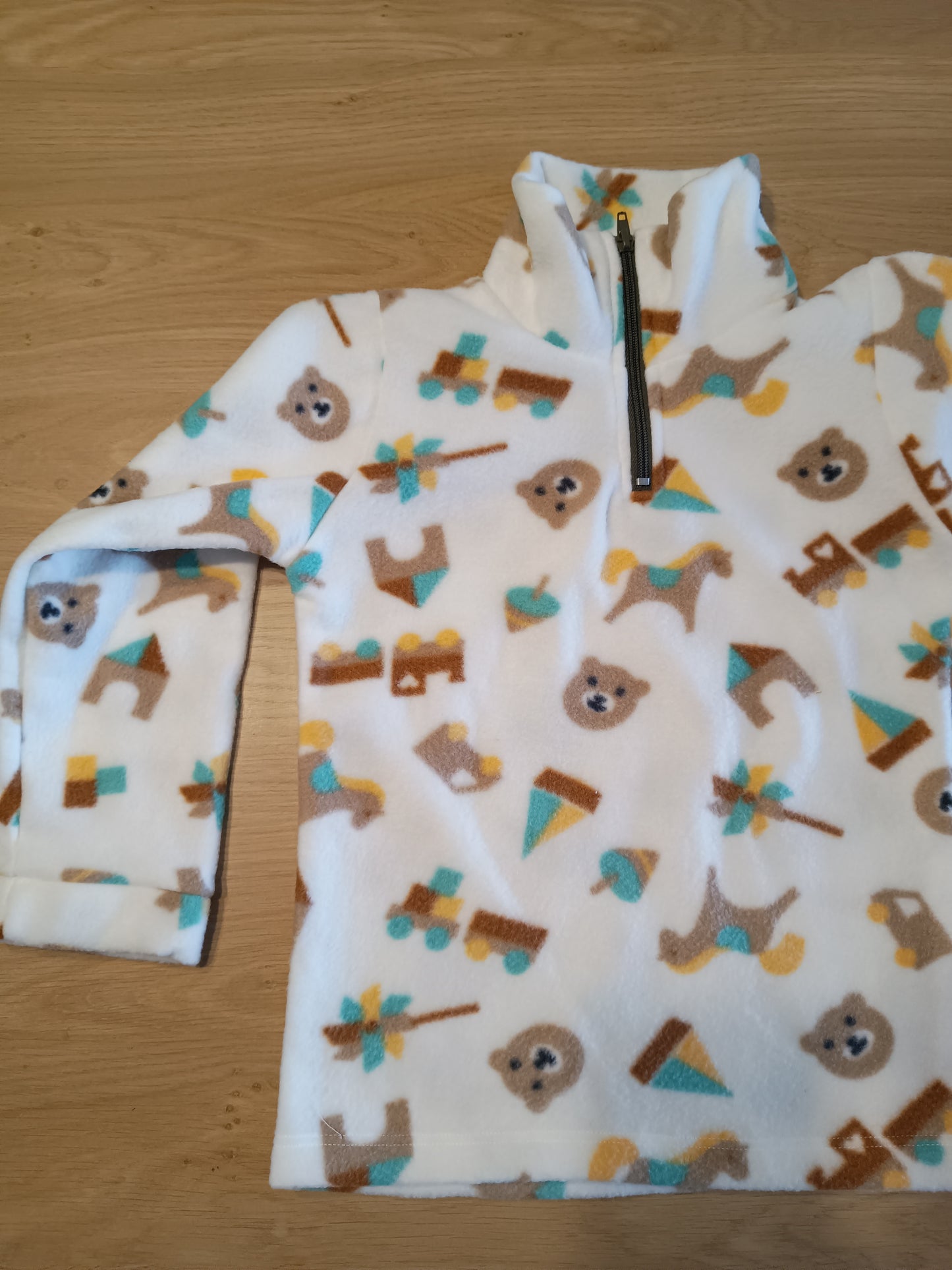Pullover polar bear boy