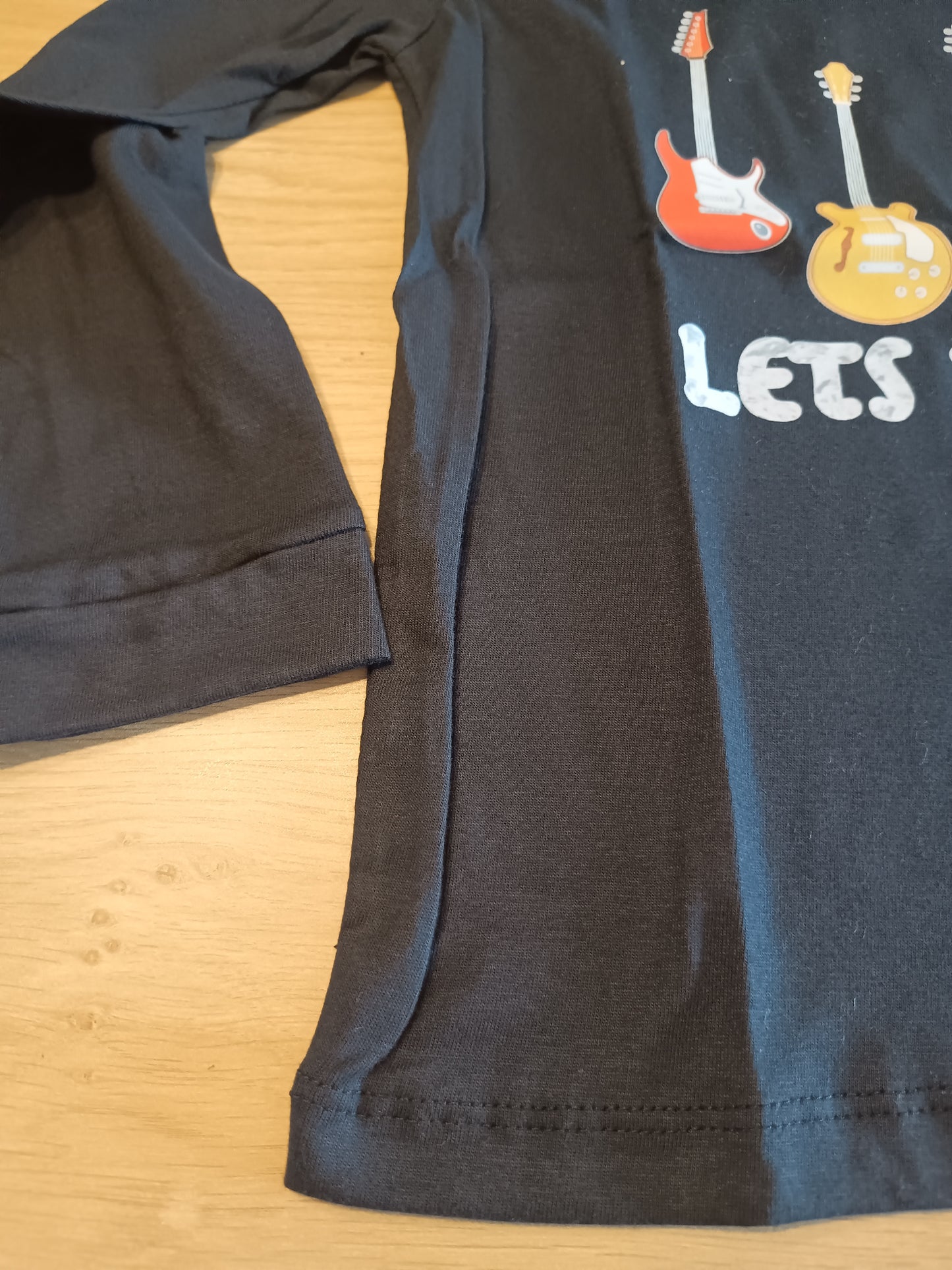 tshirt black guitar boy