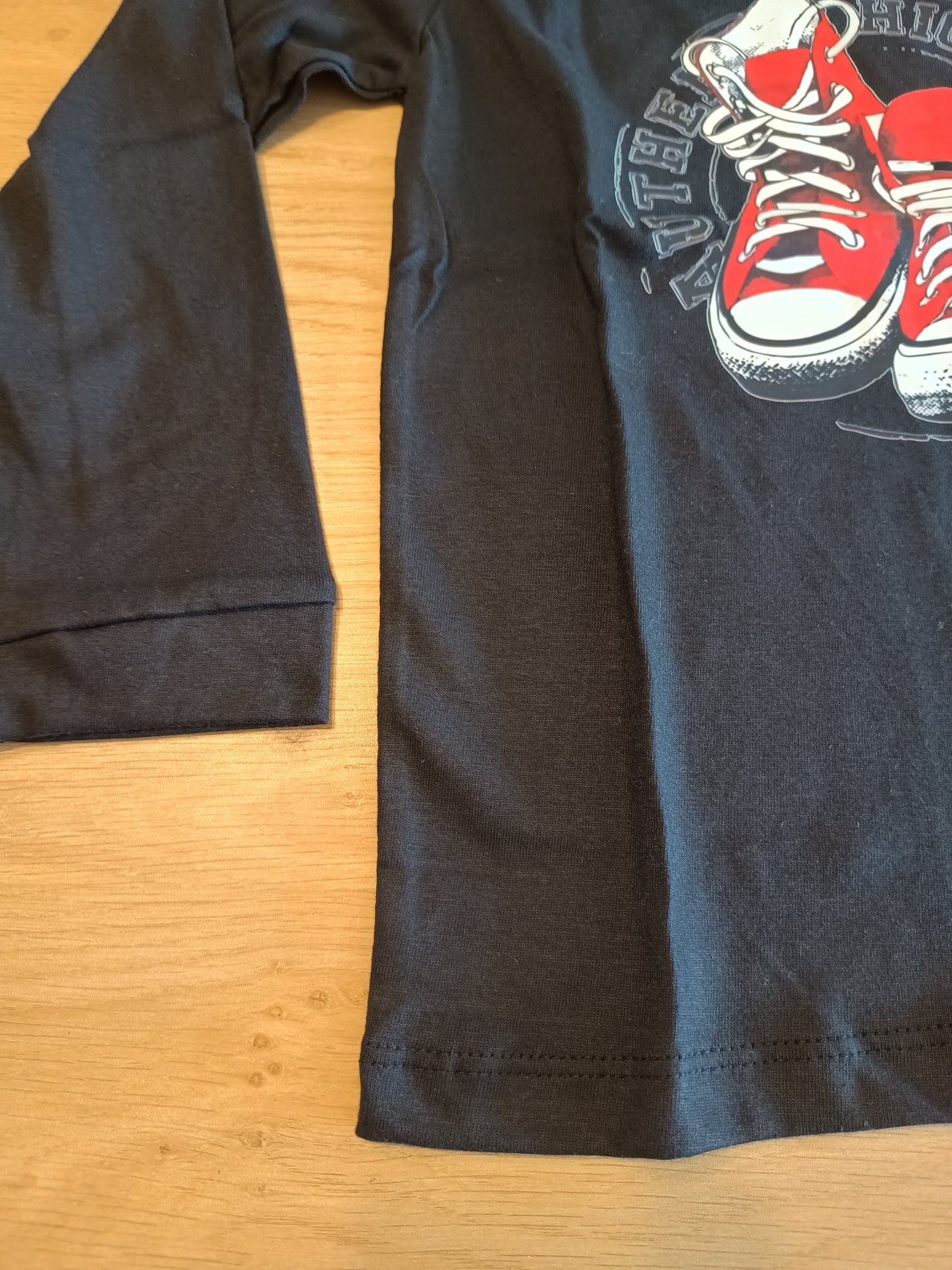 tshirt black shoes boy