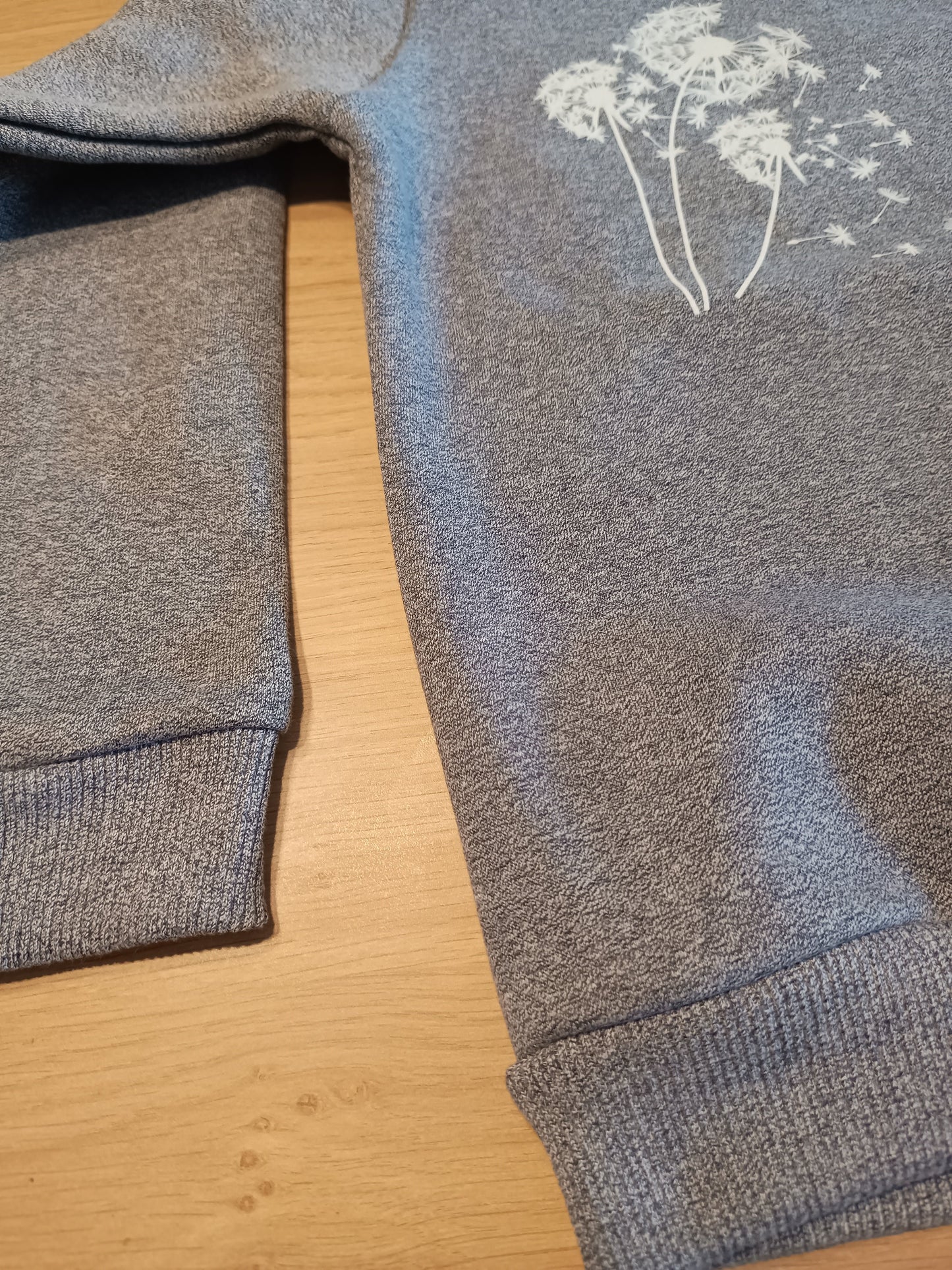 Pullover grey with flower