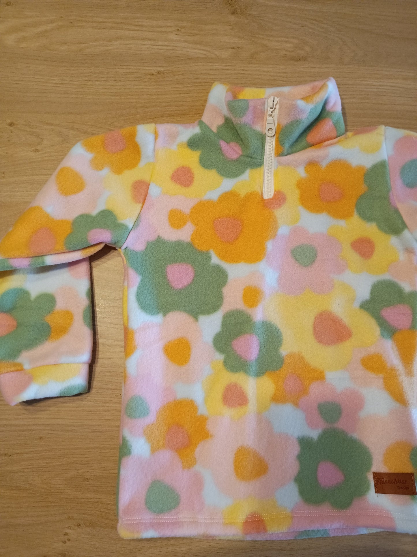 Pullover polar flower