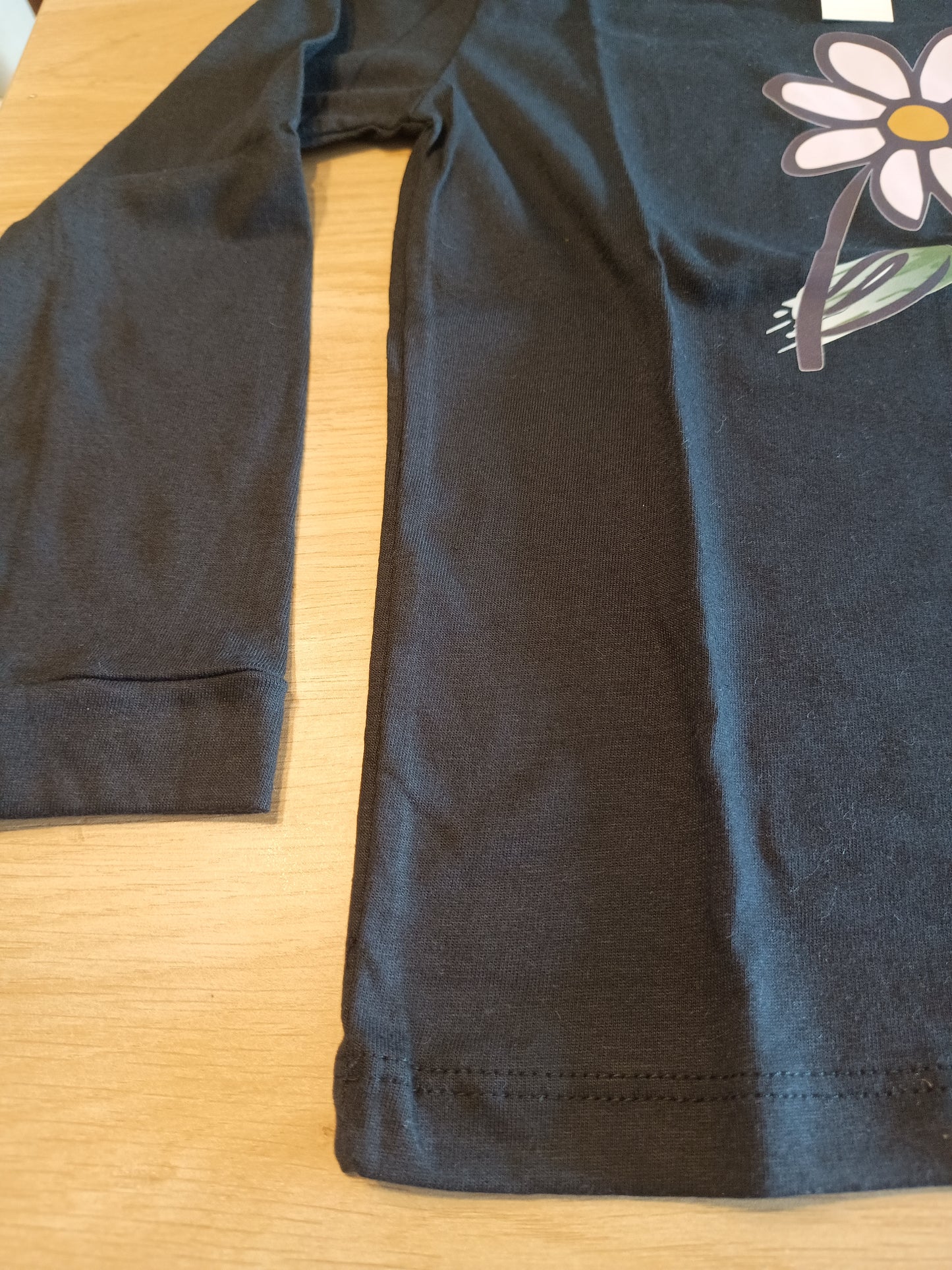 Tshirt black flower girl