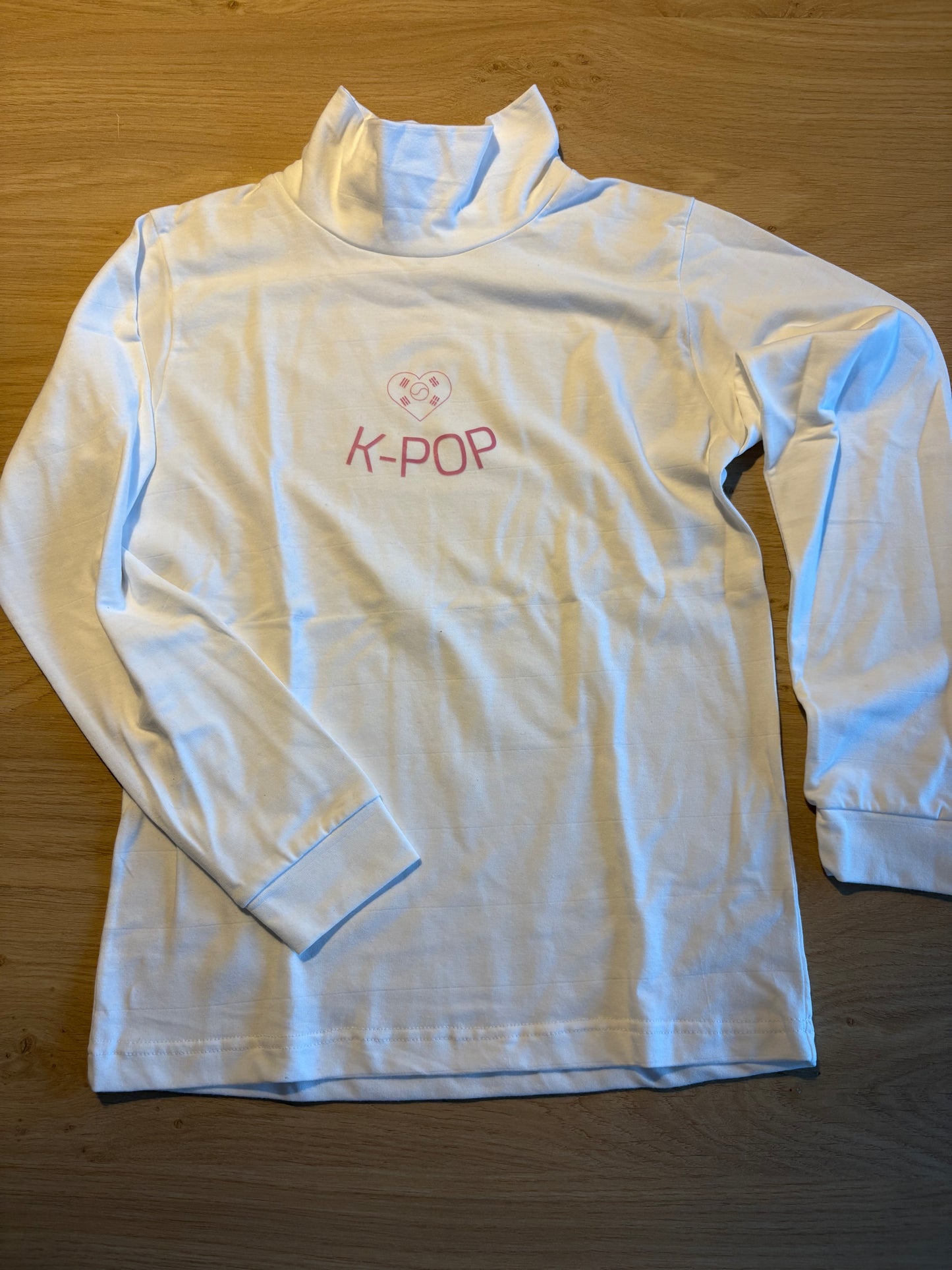 Tshirt kpop white with logo