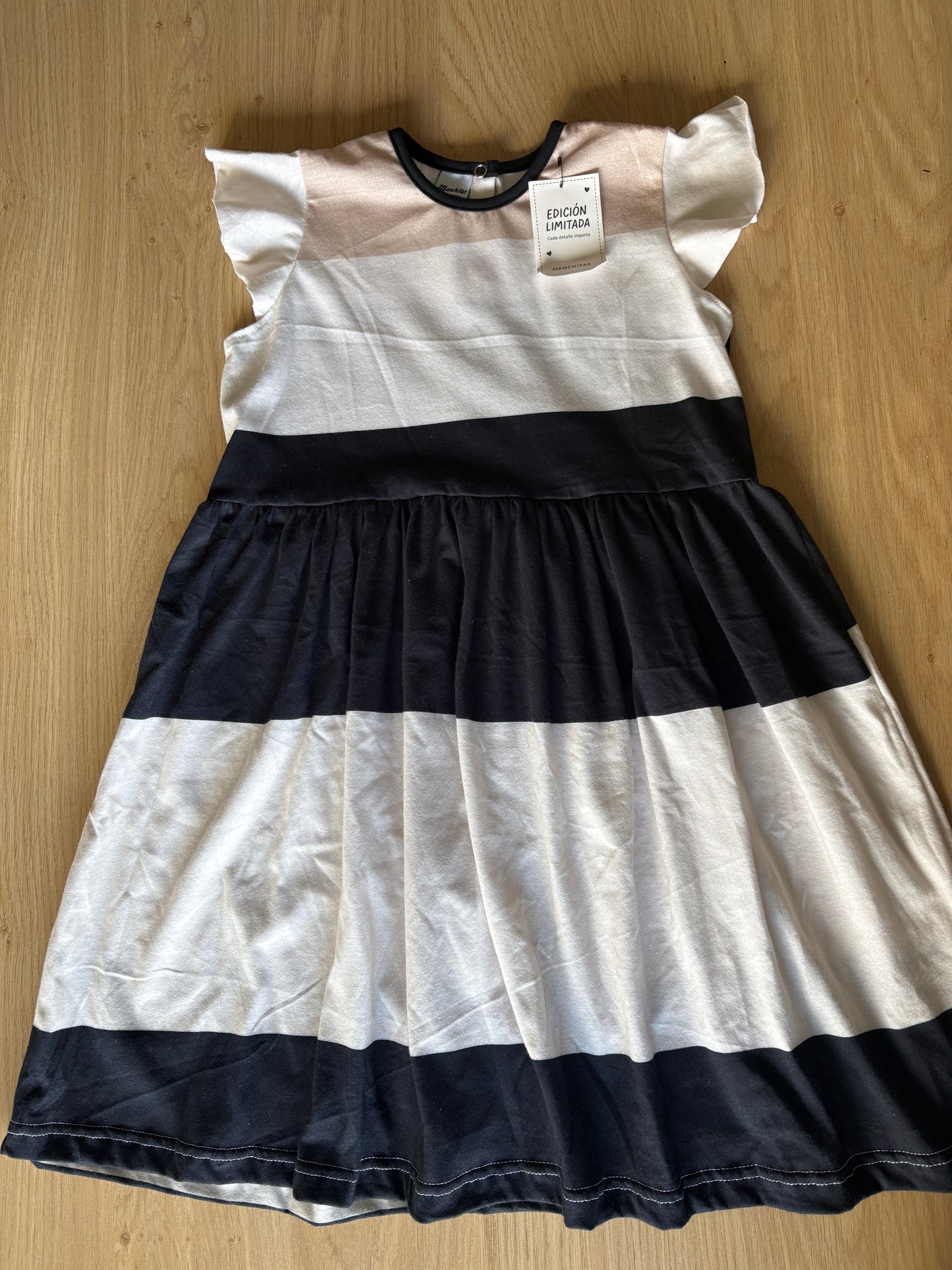 withe and black Dress