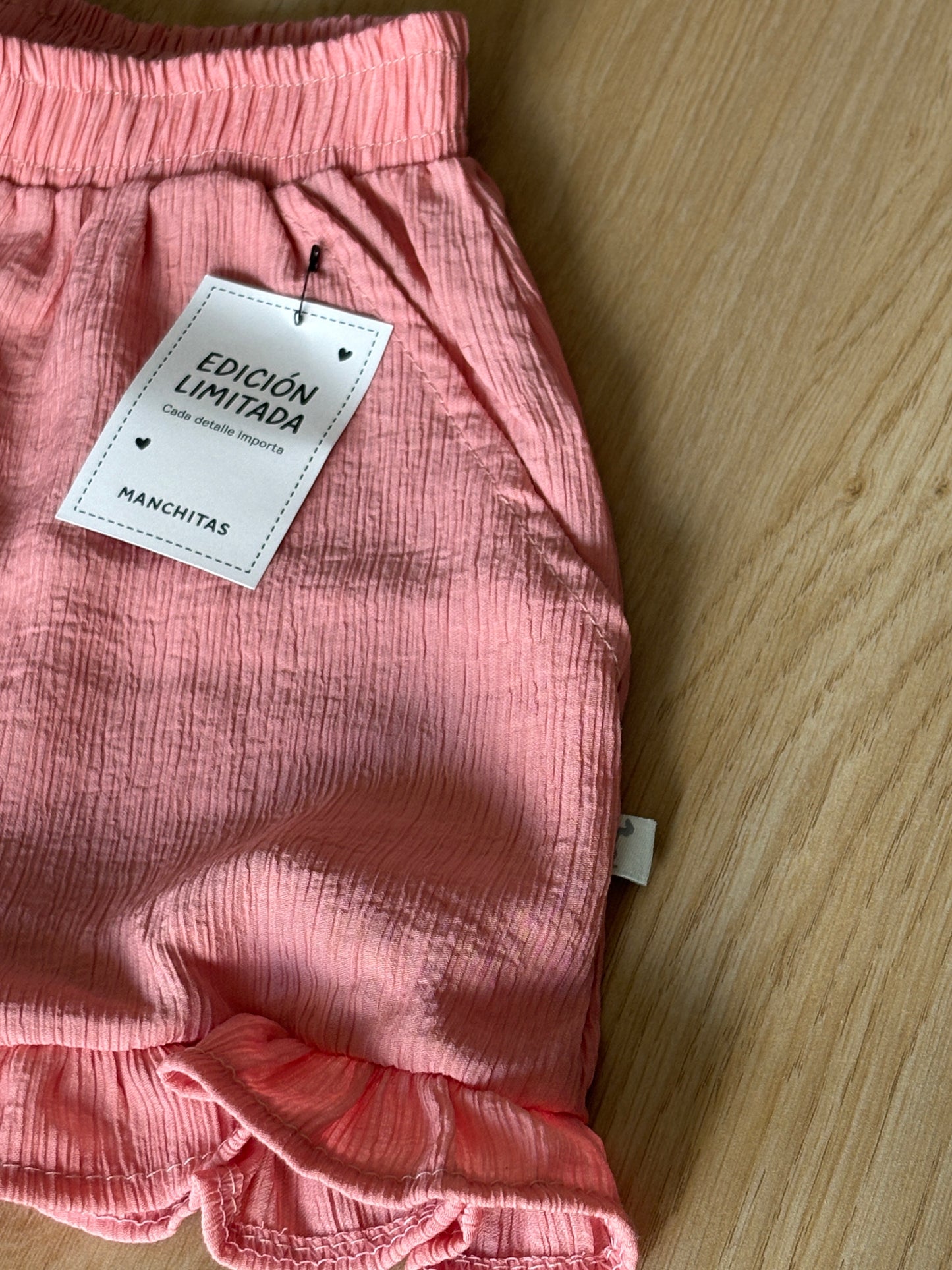 Creppe Short with ruffles