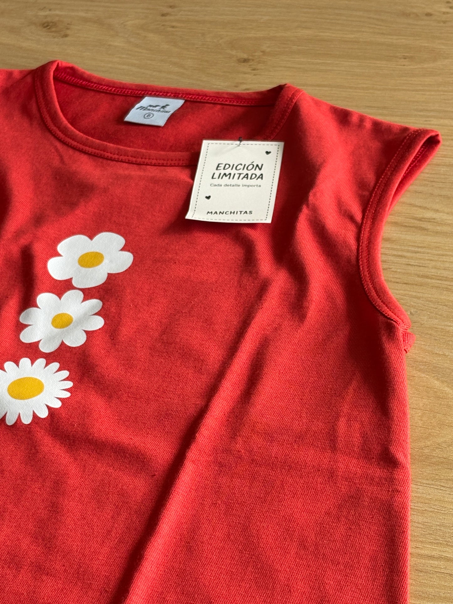 Red sleeveless T-shirt