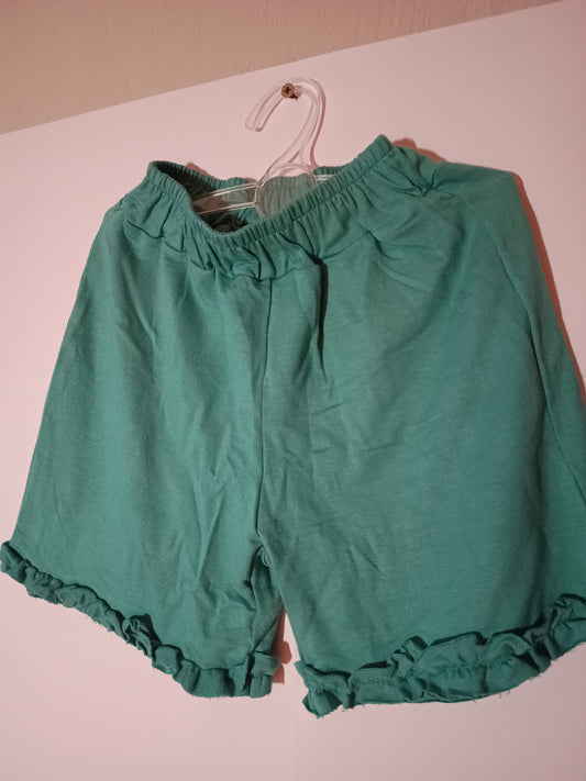 Short with ruffles