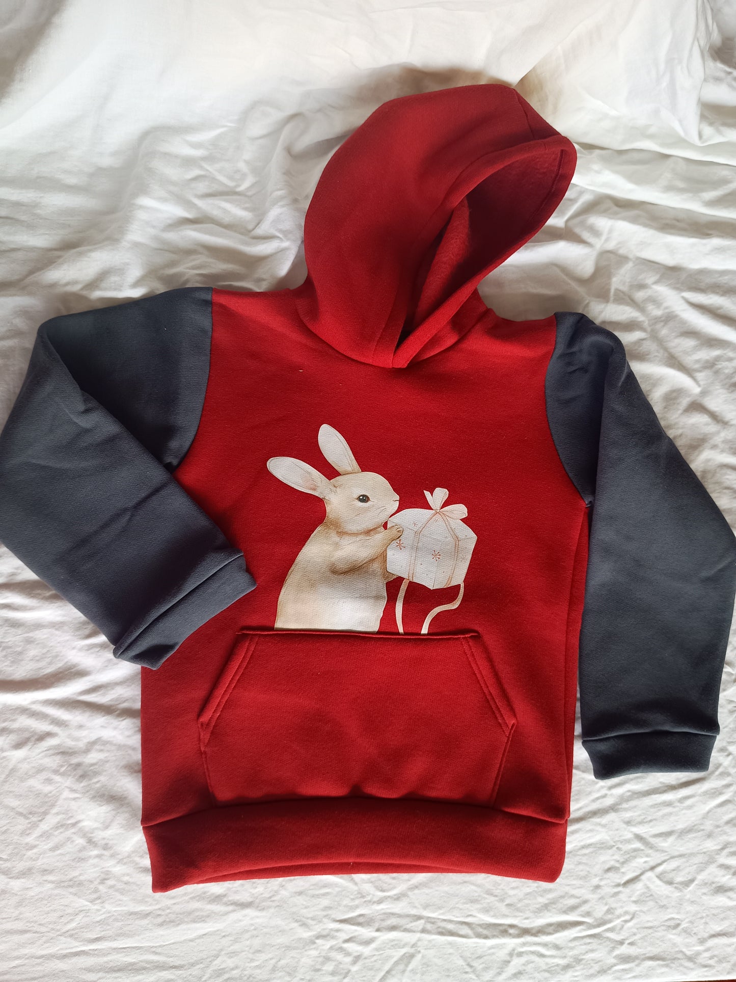 Pullover red with bunny girl